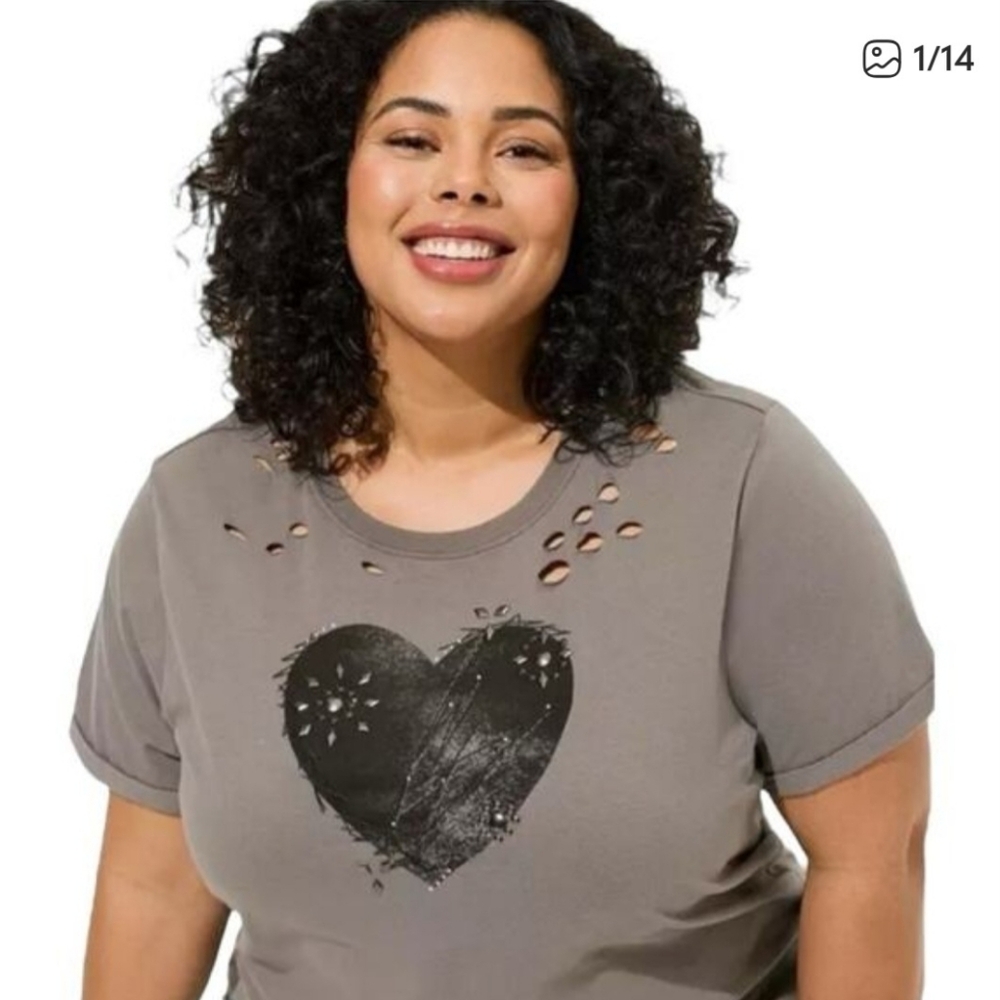 Torrid Gray and Black Heart Tee Short Sleeve. Size 00